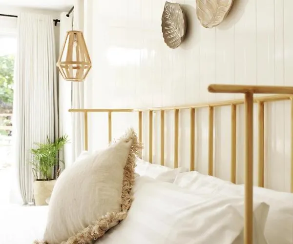Sea Green Boutique Rooms