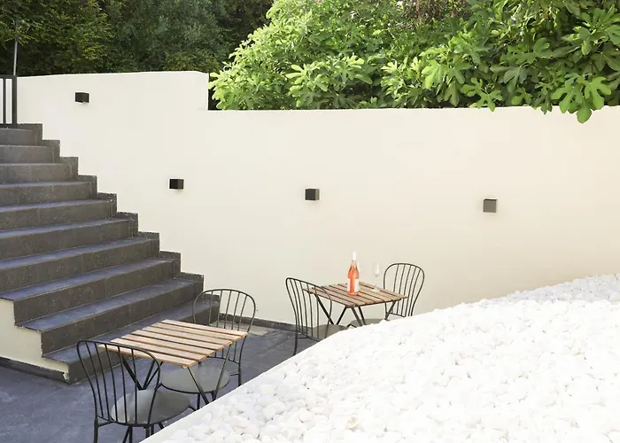 Uphill Unique Boutique Suites