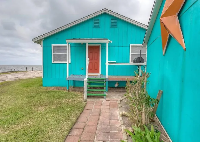 Waterfront Laguna Madre Bayhouse - Fishing, Birding & Family Retreat