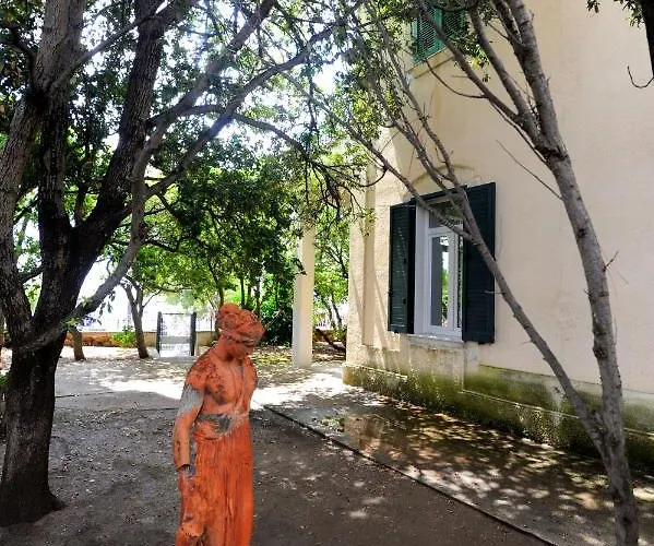 Depandance Caramare