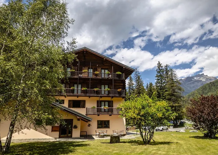 Alpine Forest Hotel & Restaurant