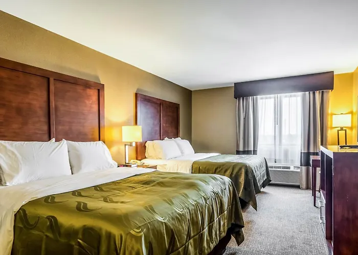 Quality Inn & Suites Salem Near I-57