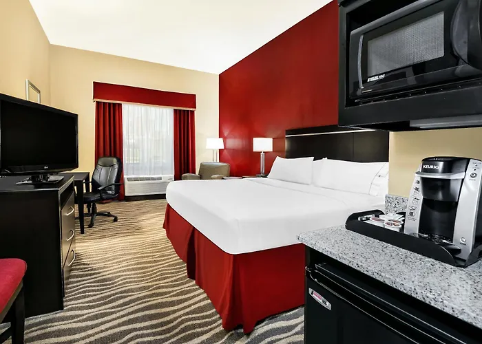 Holiday Inn Express & Suites Cotulla By Ihg