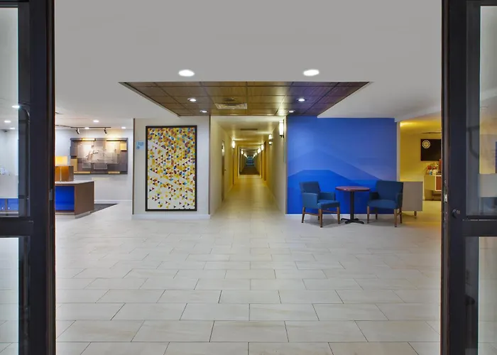 Holiday Inn Express Hotel & Suites Cincinnati Northeast-Milford By Ihg
