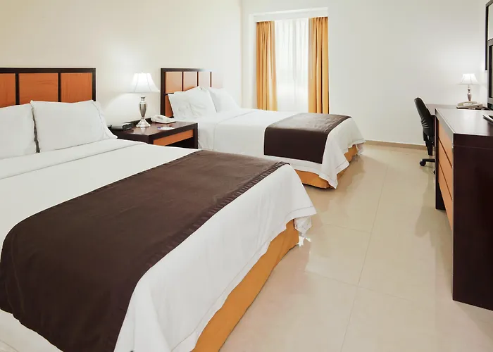 Holiday Inn Express Paraiso - Dos Bocas, An Ihg Hotel