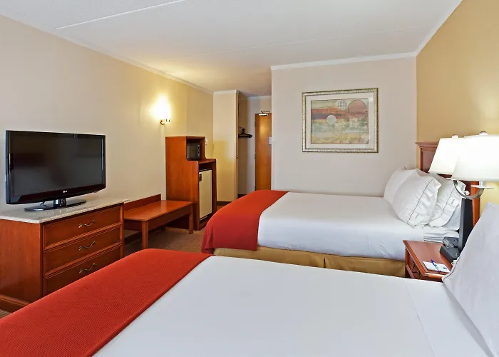 Holiday Inn Express & Suites Greensboro - I-40 At Wendover By Ihg