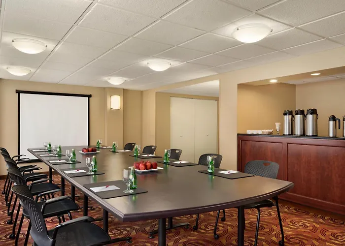 Crowne Plaza Englewood By Ihg