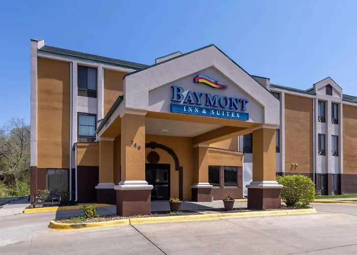 Lawrence Dog Friendly Hotels