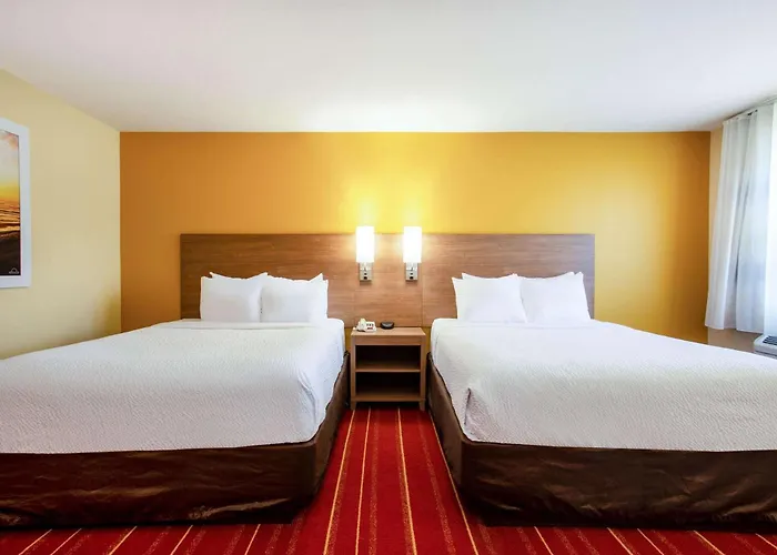Days Inn By Wyndham Marquette