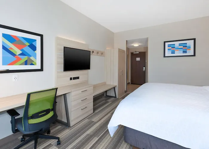 Holiday Inn Express & Suites - Grand Rapids Airport - South By Ihg