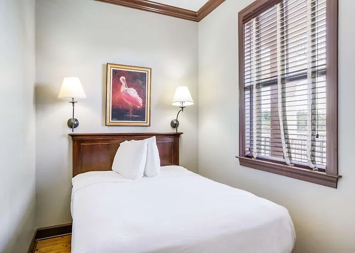 Water Street Hotel & Marina, An Ascend Collection Hotel