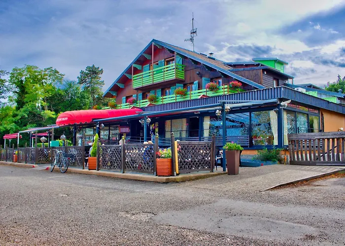 Logis Hotel Restaurant Le Chalet Du Mont Roland