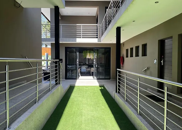 Riverleaf Hotel