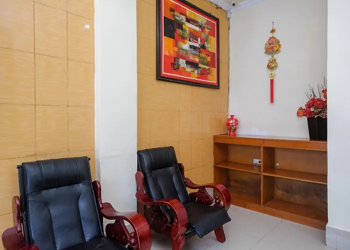 RedDoorz at Hotel Rich Parepare near Pantai Mattirotasi