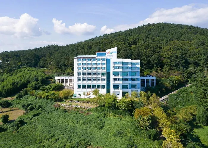 Namhae Season Hotel