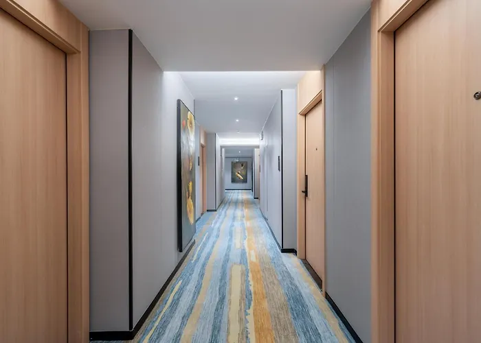 Weizhanwan Hotel Shenzhen International Convention&Exhibition Center Fuhai West Metro Branch