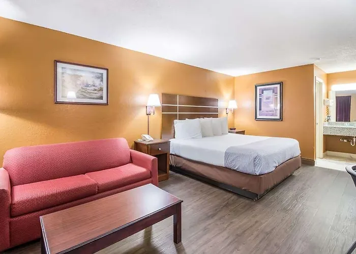 Econo Lodge Selmer