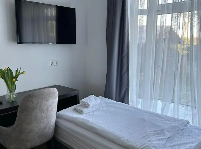 M & M Hotel