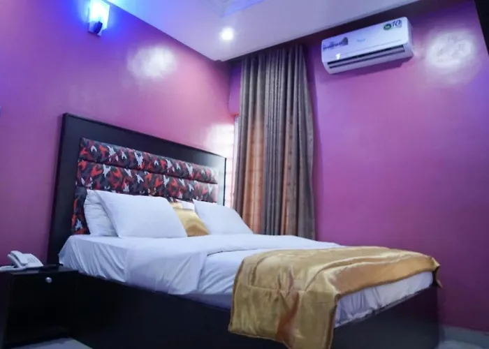 La Topik Hotel & Suites