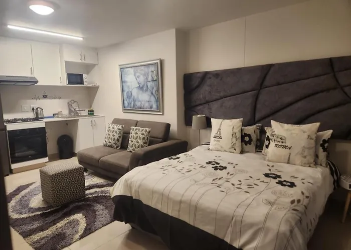 Umhlanga Flat Near Gateway Mall