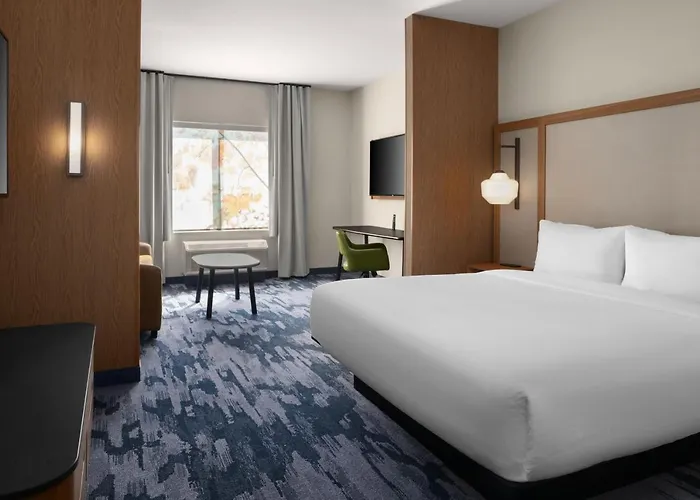Fairfield By Marriott Inn & Suites Whitsett Greensboro East