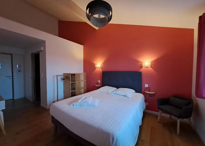 Hotel L'Auberge Canaulaise