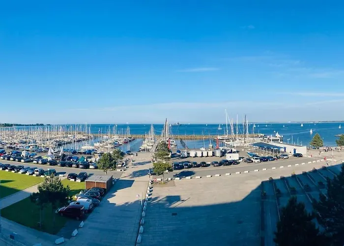 Panoramablick und den Strand direkt vor der Tür