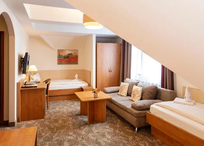 Maximilian Hotel&Apartments Weil am Rhein / Basel