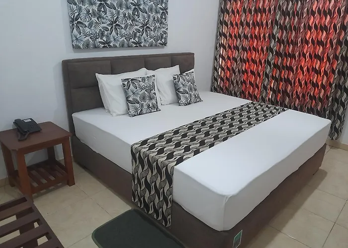 Larn'S Villa Hotel & Apartment
