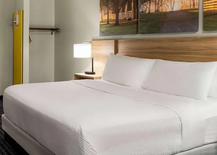 Days Inn & Suites By Wyndham Lancaster Amish Country