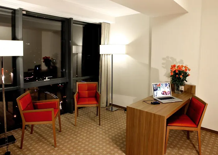 Central Plaza Hotel