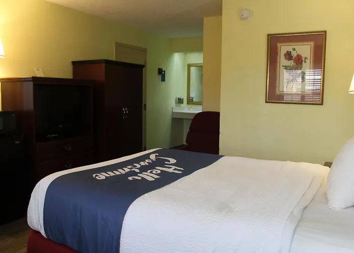 Days Inn By Wyndham Marianna