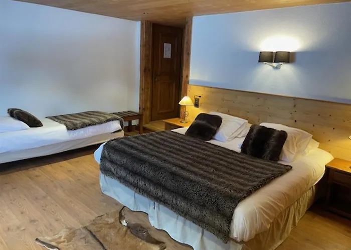 Les Chalets De La Serraz