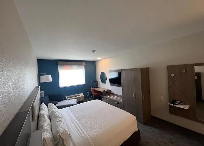 Holiday Inn Express - Wichita North - Park City By Ihg