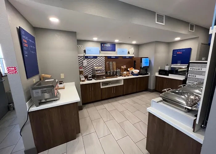 Holiday Inn Express - Wichita North - Park City By Ihg