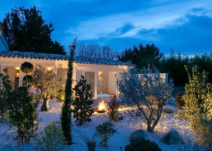 La Bastide De Damien, 5 Clefs Demeure D'Exception Et Table Remarquable Dans Le Guide Teritoria, Jacuzzi Privatif, Cuisine Etoilee Dominique Frerard