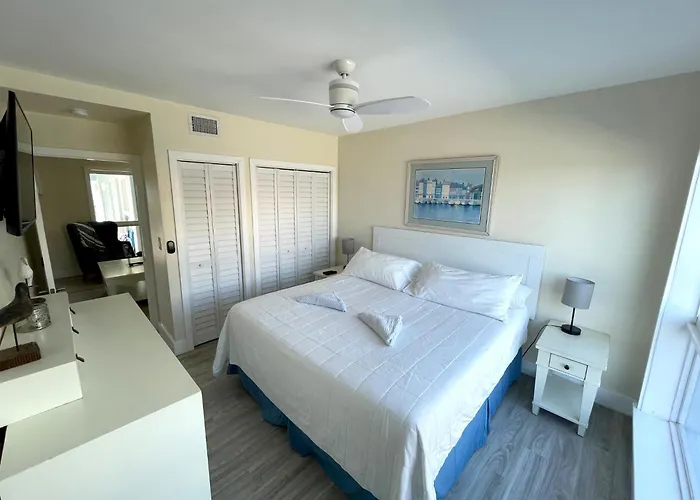 Shore View Hotel