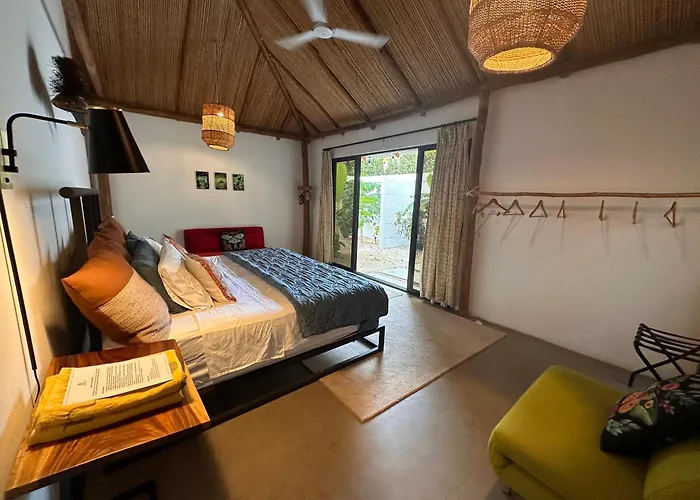 Curiol Boutique Hotel & Lounge