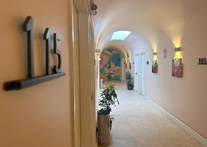 Intj Hotel