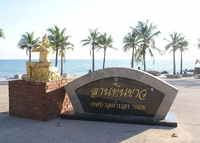 Sammy Seaview: Beachfront Golden Elephant at Mae Ramphueng