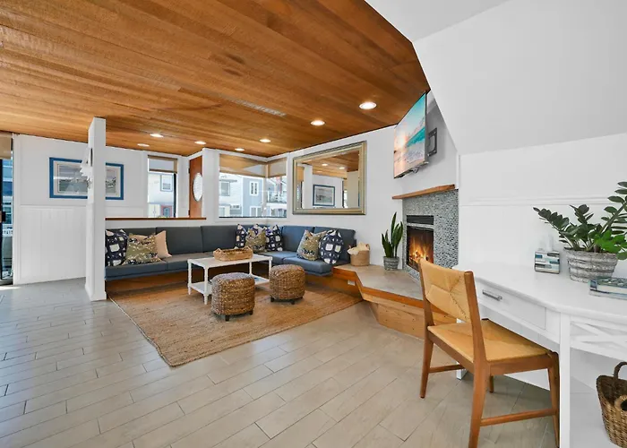 4 Bedroom Home In Quiet Neighborhood Near Beach