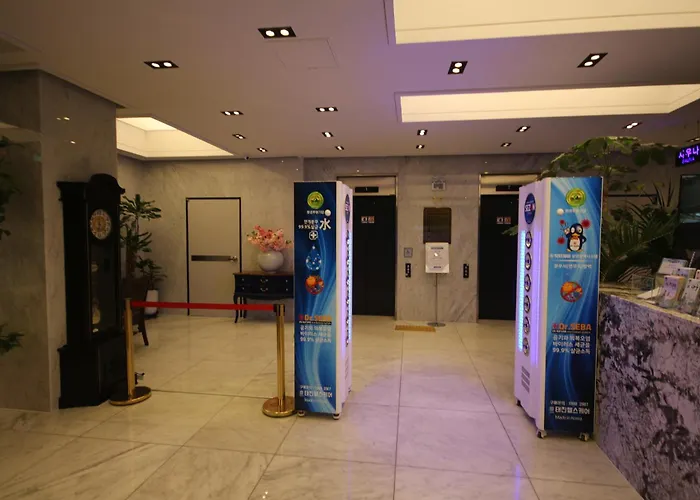 Jb Tourist Hotel