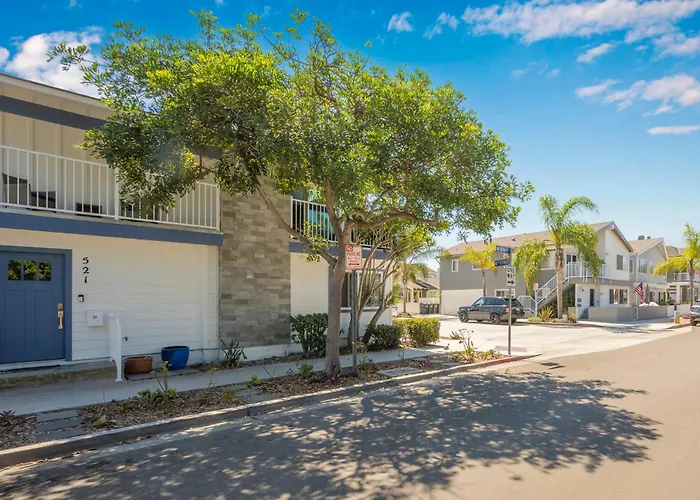 Brand New Modern Home By The Beach With Patio & Bbq