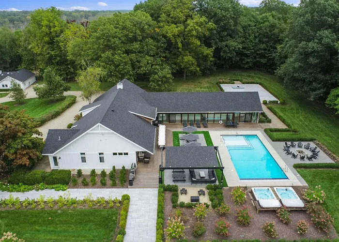 Apple Blossom Resort By Dwell Vacations