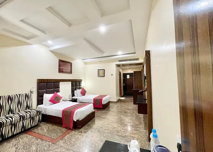 Hotel Ssssssss Close! Varanasi