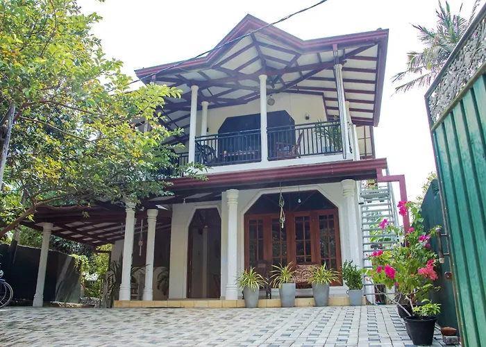 Dini Galle