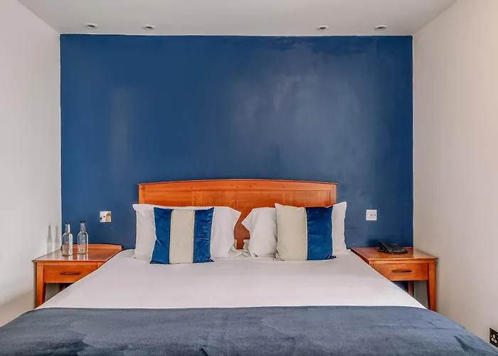 Muthu Westcliff Hotel (Near London Southend Airport)