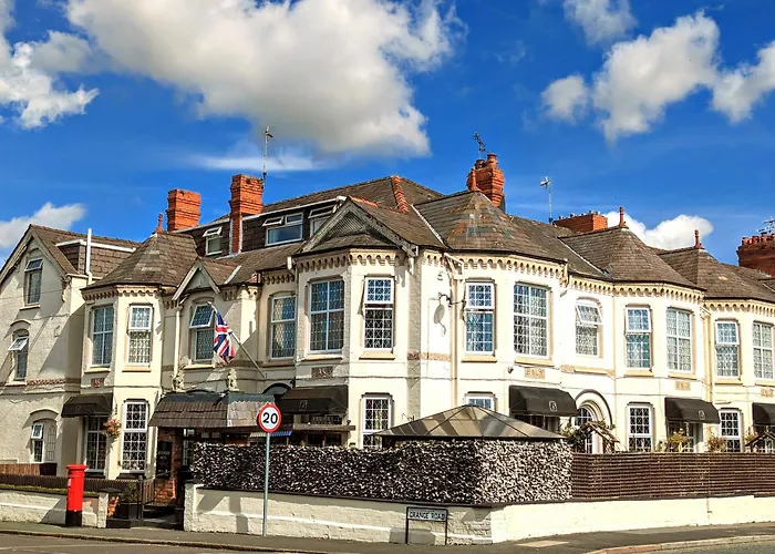 Brookside Hotel & Restaurant