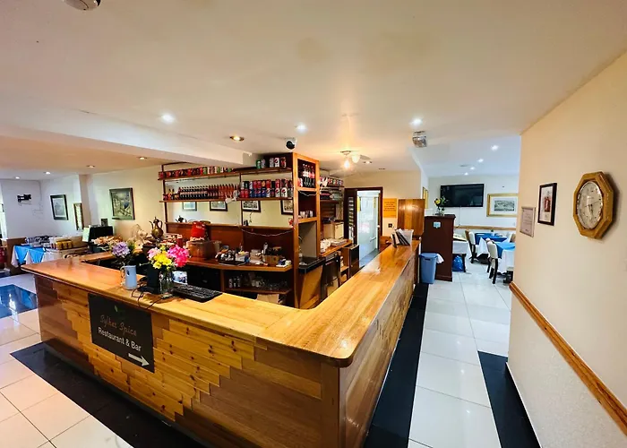 Acorn Lodge Hotel Gatwick & Parking