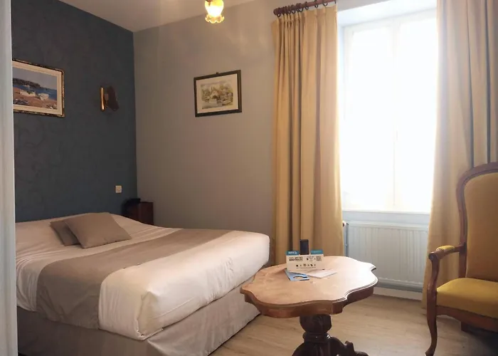 Hostellerie Saint Martin- Logis Hotel Et Restaurant